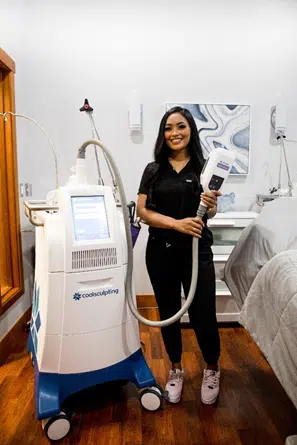 coolsculpting machine with technician